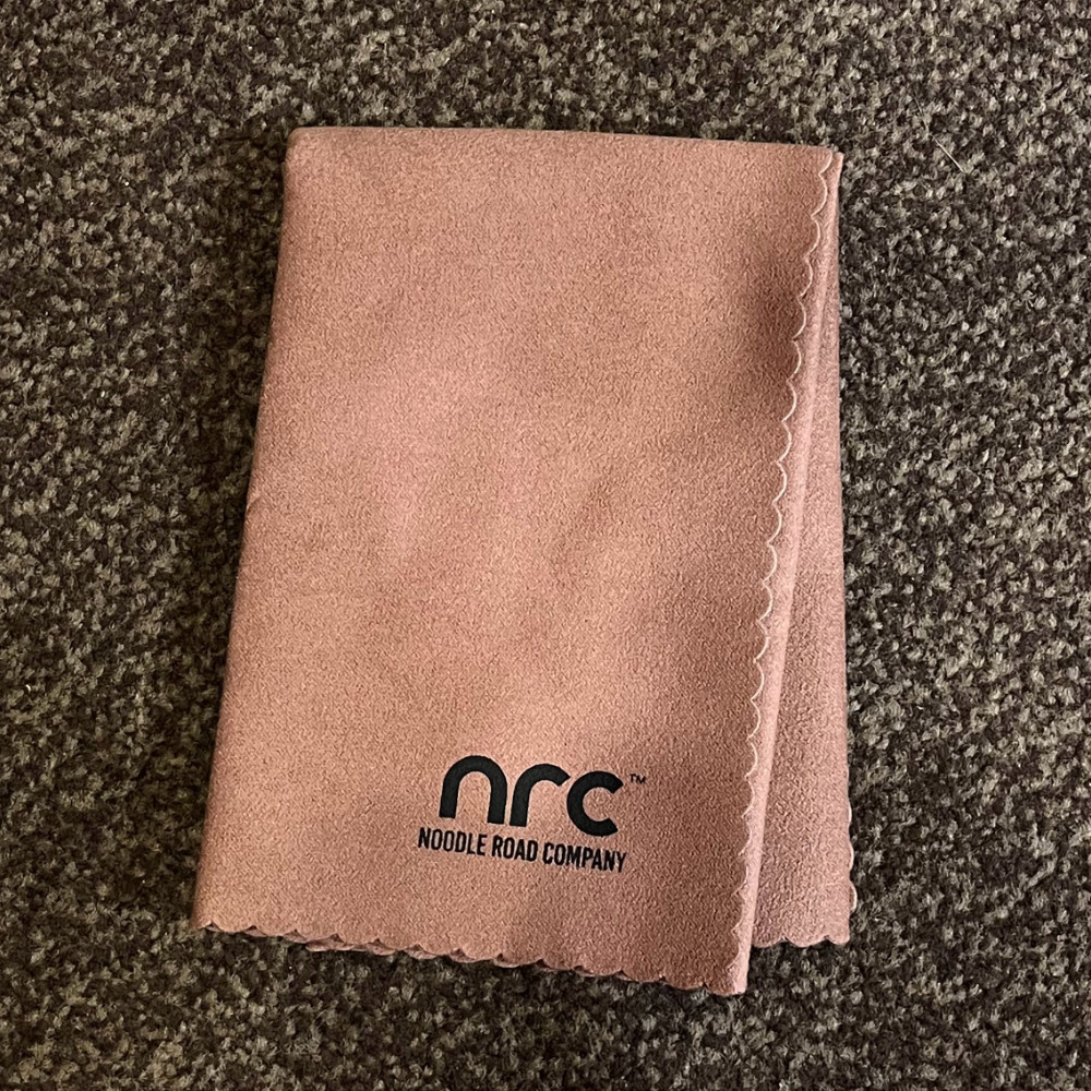 NRC 기타청소 고급 극세사 융(천) 브라운 색상 (30cm X 30cm)